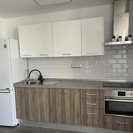 Olas Heated Pool Apartman *